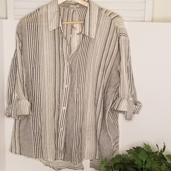 En Creme Button down Blouse - Picture 1 of 8